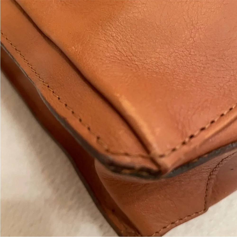 I Santi Milano Italian Elegant Brown Leather Briefcase
